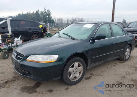 1999 Honda Accord Ex V6 z USA, uszkodzony, nr VIN 1HGCG165XXA017654
